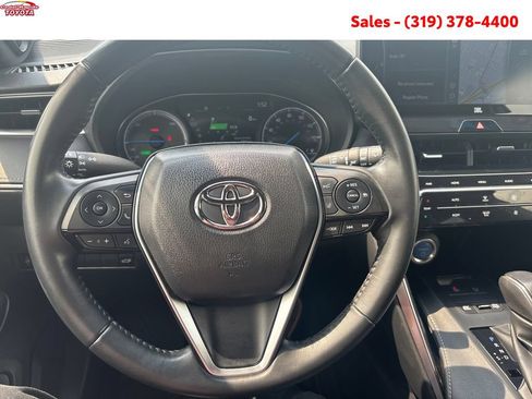 Certified 2022 Toyota Venza XLE AWD/4WD image 18