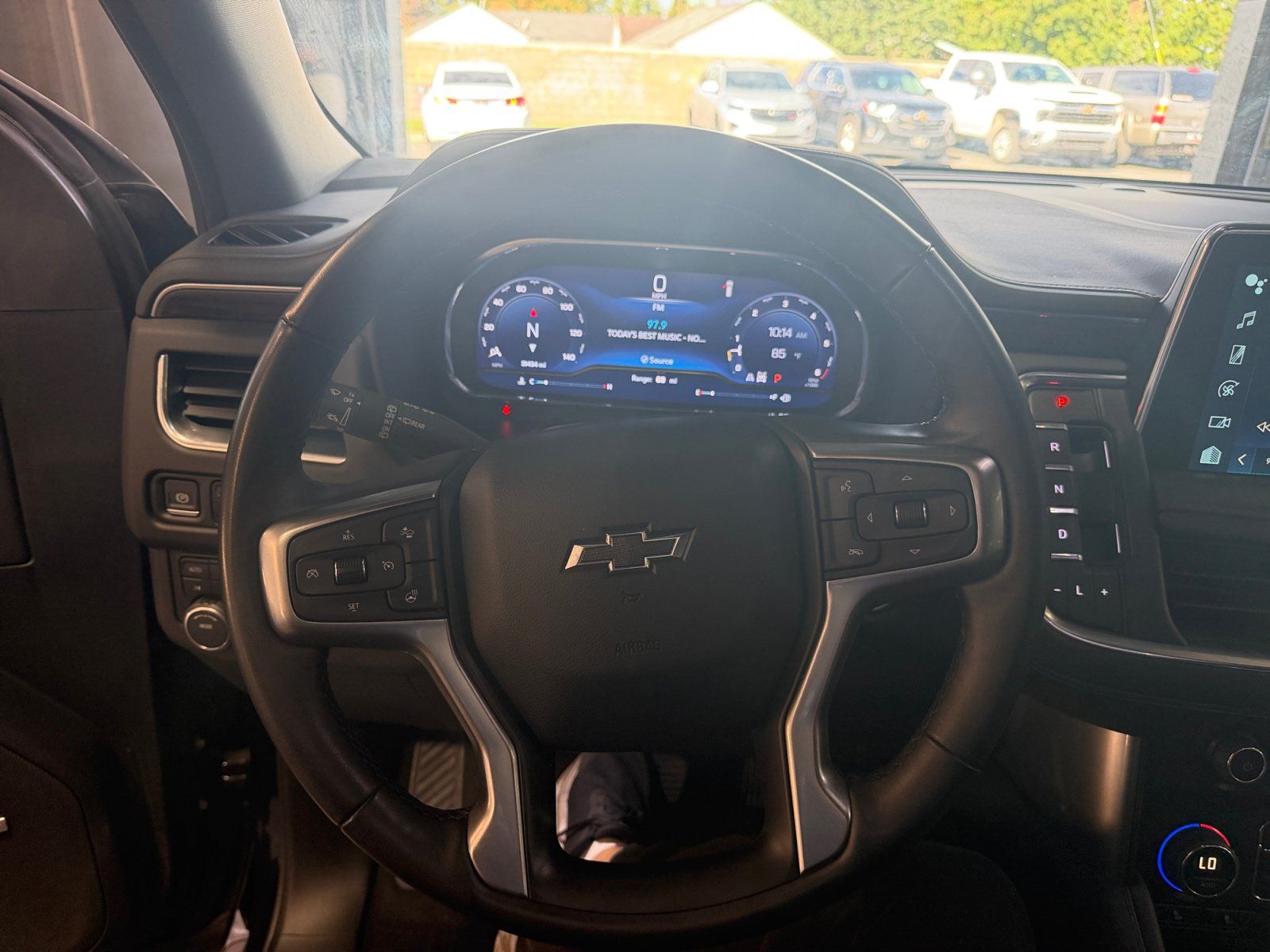 Used 2023 Chevrolet Tahoe Z71 w/ Luxury Package AWD/4WD image 9
