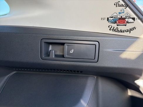 New 2026 Volkswagen Tiguan SE image 22