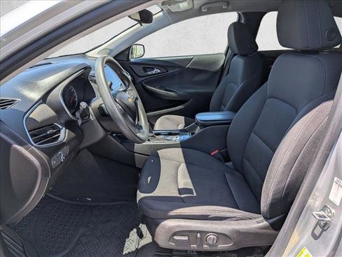 Used 2019 Chevrolet Malibu LT FWD image 15