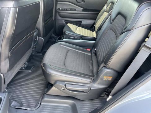 Used 2023 Nissan Pathfinder Rock Creek AWD/4WD image 13