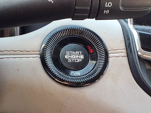 Certified 2022 Jeep Compass Limited w/ Elite Group image 18