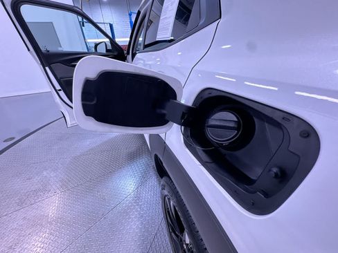 Used 2022 Chevrolet TrailBlazer LT FWD image 40