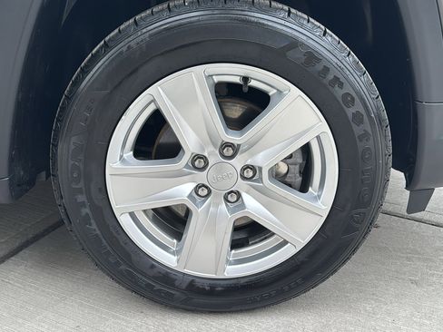 Certified 2022 Jeep Compass Latitude w/ Sun and Sound Group image 34