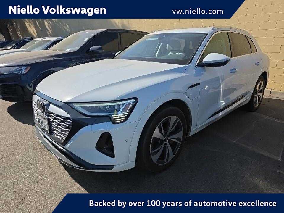 Used 2024 Audi Q8 e-tron Premium Plus AWD/4WD image 1