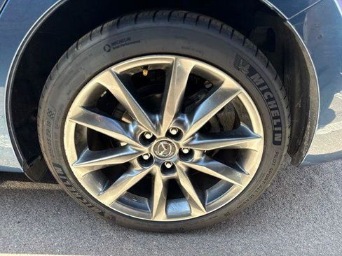 Used 2018 MAZDA MAZDA3 Touring FWD image 15