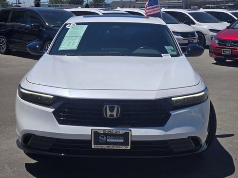Used 2025 Honda Accord Sport image 2
