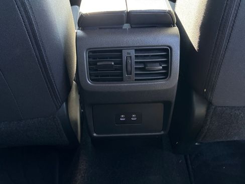 Used 2025 Nissan Rogue SV image 25