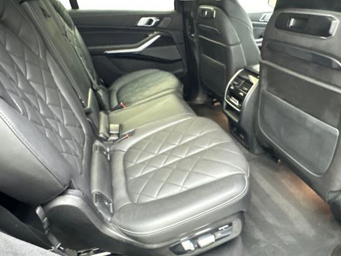 Used 2023 BMW X7 xDrive40i w/ M Sport Package AWD/4WD image 44
