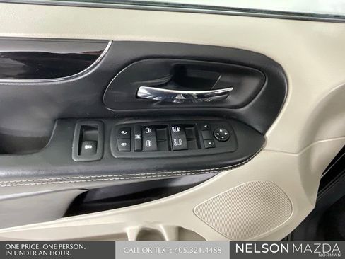 Used 2018 Dodge Grand Caravan SXT FWD image 17
