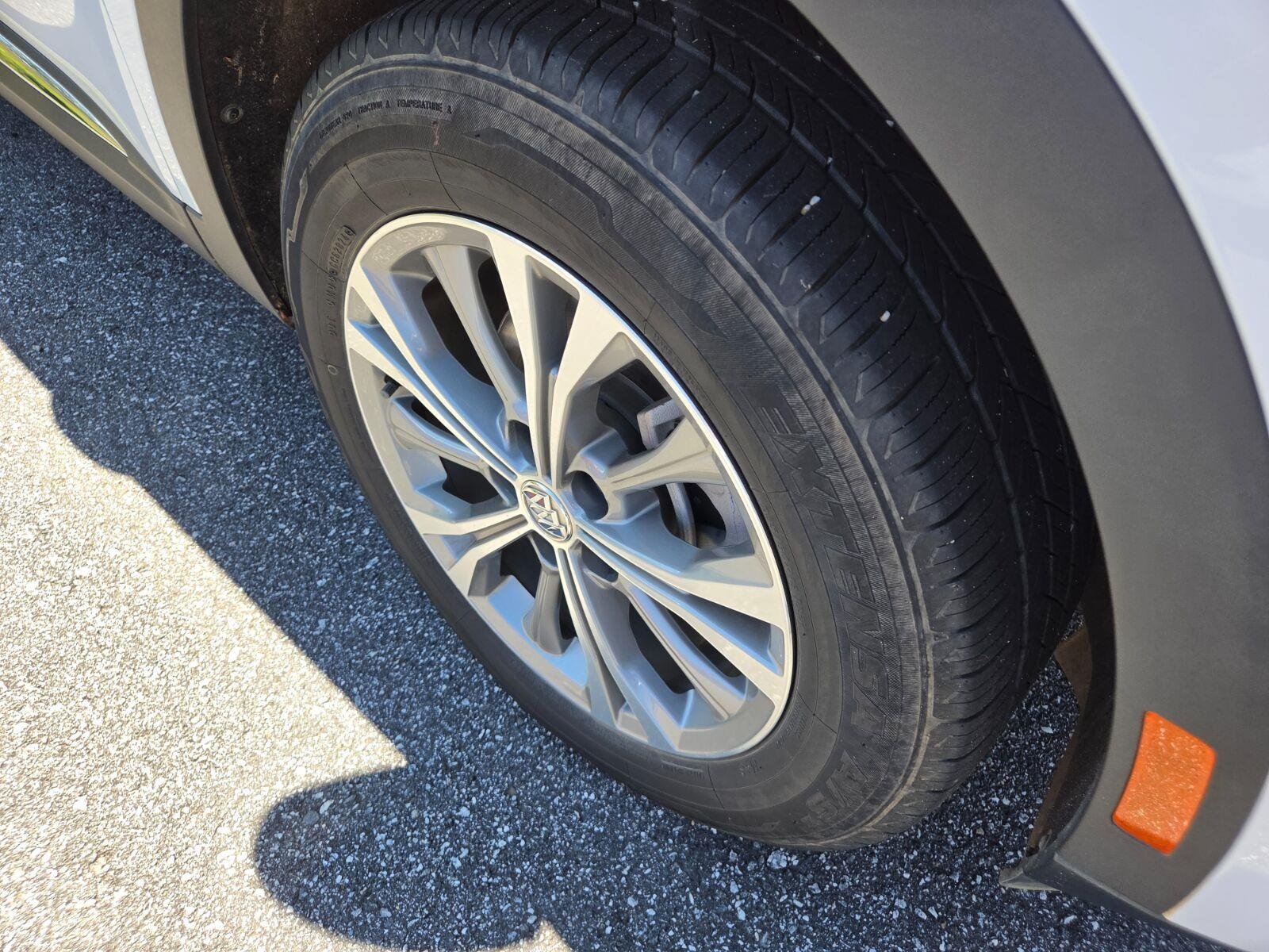 Used 2022 Buick Envision Preferred w/ Safety Package FWD image 4