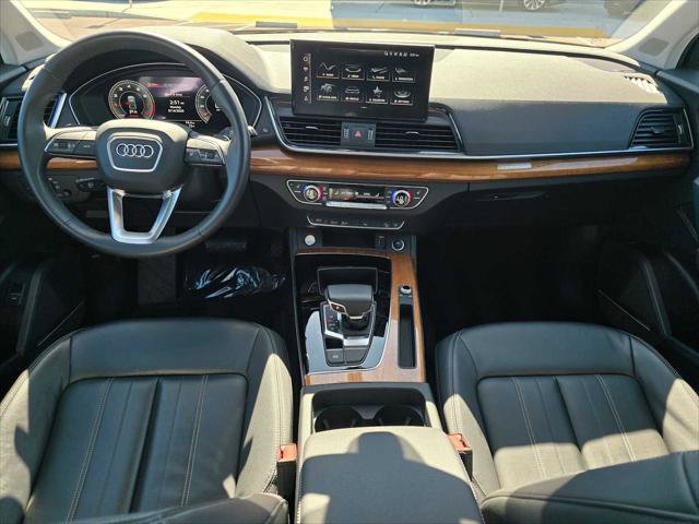 Used 2023 Audi Q5 2.0T Premium Plus w/ Premium Plus Package AWD/4WD image 19