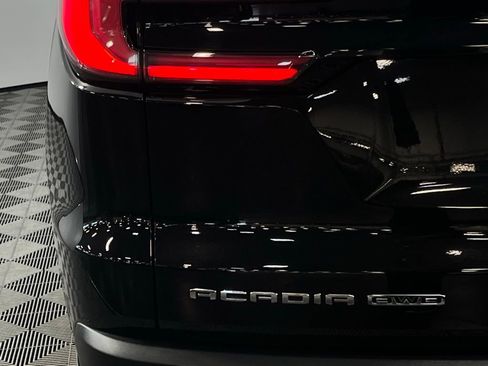 Used 2025 GMC Acadia Elevation w/ Elevation Premium Package image 13