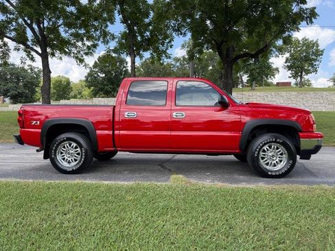 Used 2006 Chevrolet Silverado 1500 LT w/ Onstar Plus Package AWD/4WD image 8