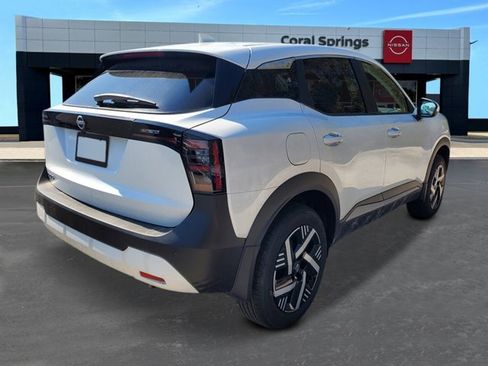 New 2025 Nissan Kicks SV image 4