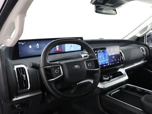 Used 2026 Ford Expedition Max Platinum AWD/4WD image 17