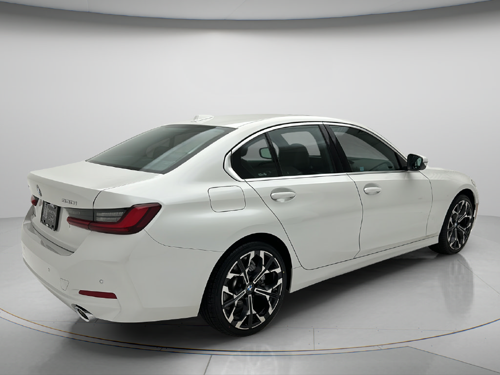 Used 2026 BMW 330i xDrive Sedan AWD/4WD image 5