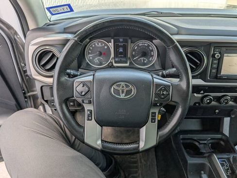 Used 2019 Toyota Tacoma SR5 RWD image 8
