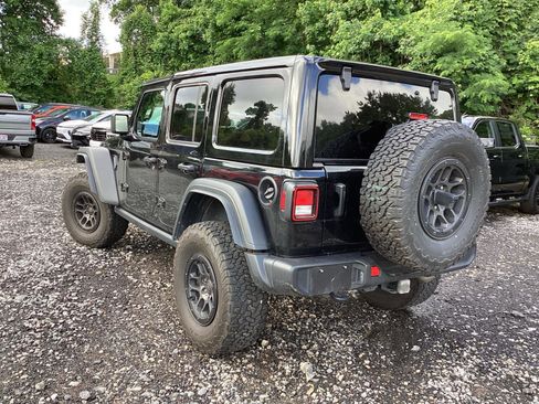 Used 2023 Jeep Wrangler Unlimited Sport AWD/4WD image 3