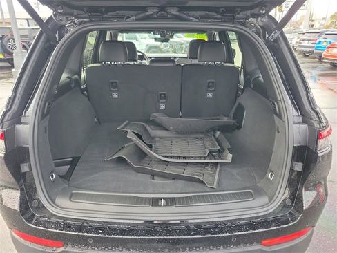 Certified 2022 Jeep Grand Cherokee Trailhawk w/ Luxury Tech Group III image 9