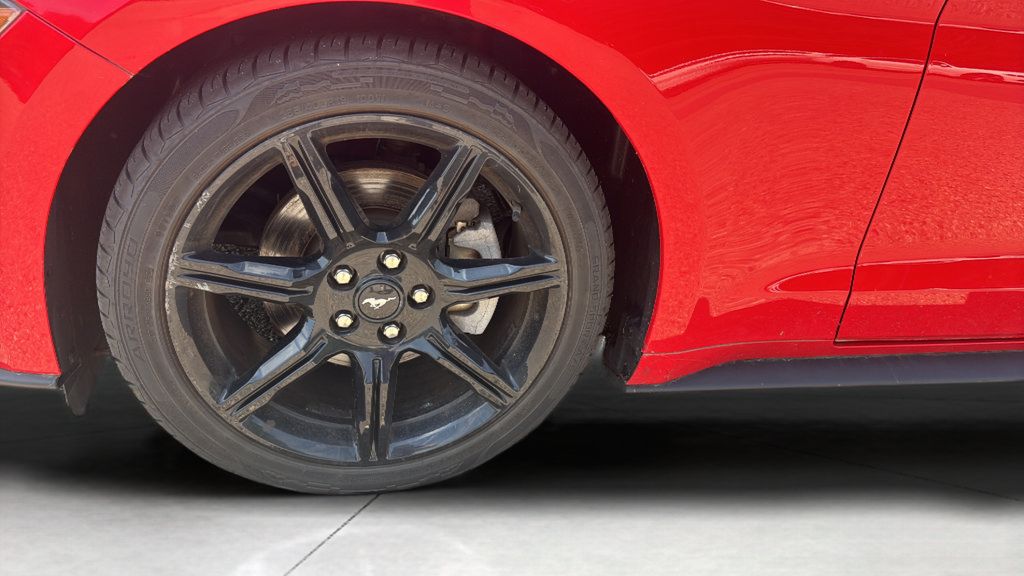Used 2019 Ford Mustang Convertible w/ Black Accent Package RWD image 9