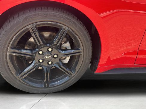 Used 2019 Ford Mustang Convertible w/ Black Accent Package RWD image 9