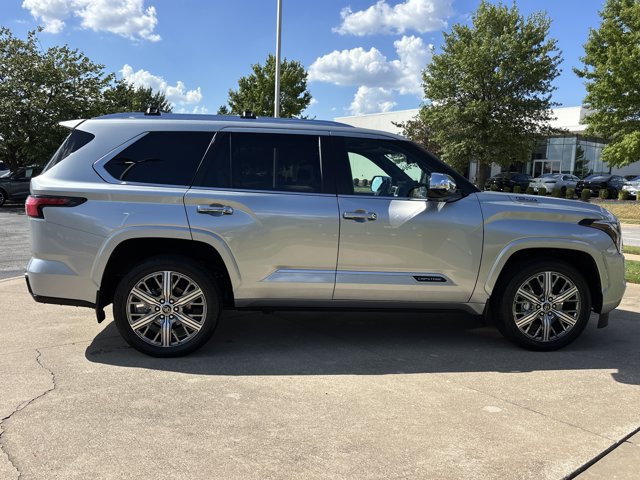 Used 2024 Toyota Sequoia Capstone AWD/4WD image 2