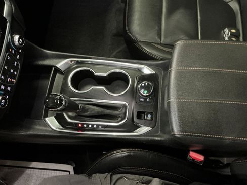 Used 2020 Chevrolet Traverse RS AWD/4WD image 16