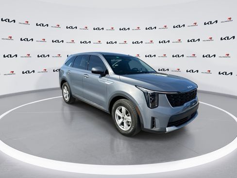 Certified 2024 Kia Sorento LX FWD image 2