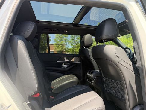 Used 2023 Mercedes-Benz GLS 450 4MATIC image 31