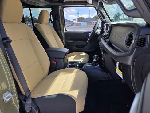 New 2026 Jeep Gladiator Willys AWD/4WD image 19