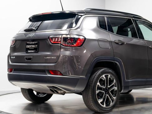 Used 2022 Jeep Compass Limited AWD/4WD image 13