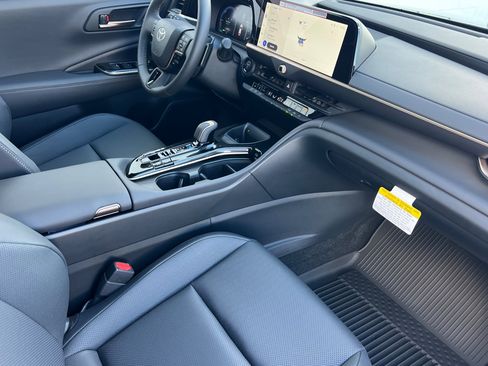 New 2025 Toyota Crown Signia image 13