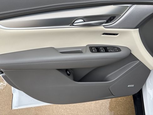 Used 2024 Cadillac XT5 Premium Luxury w/ Technology Package image 10