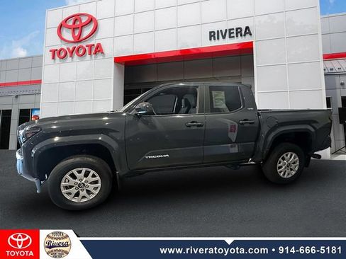 Certified 2024 Toyota Tacoma SR5 AWD/4WD image 2