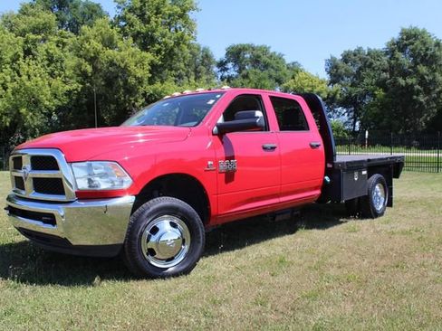Used 2018 RAM 3500 Tradesman w/ Chrome Appearance Group AWD/4WD image 2