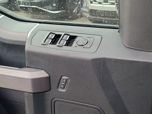 Used 2019 Ford F150 XLT w/ Equipment Group 302A Luxury AWD/4WD image 22