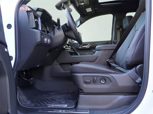 New 2026 GMC Sierra 2500 AT4 w/ AT4 Premium Plus Package image 17