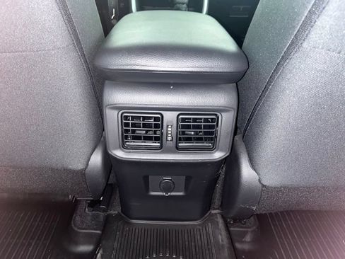 Used 2022 Toyota RAV4 LE AWD/4WD image 30