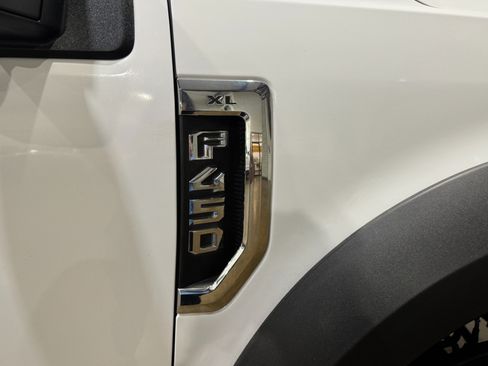 Used 2018 Ford F450 XL w/ Power Equipment Group image 30