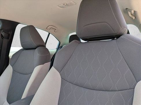 Used 2021 Toyota Corolla LE FWD image 15