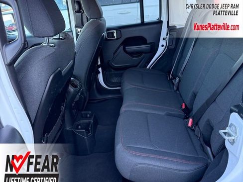 Used 2025 Jeep Wrangler Rubicon image 16