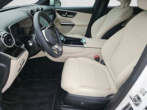 Used 2025 Mercedes-Benz GLC 300 image 15