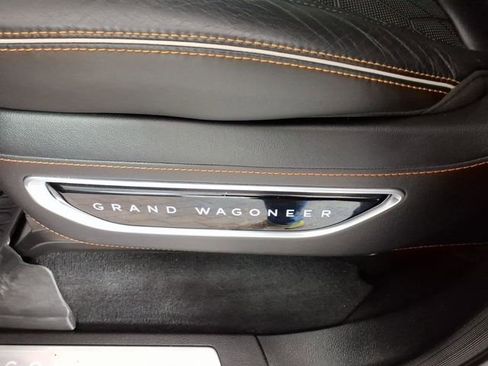 Used 2024 Jeep Grand Wagoneer L Series III AWD/4WD image 16