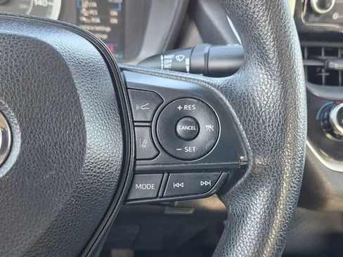 Used 2022 Toyota Corolla LE FWD image 23