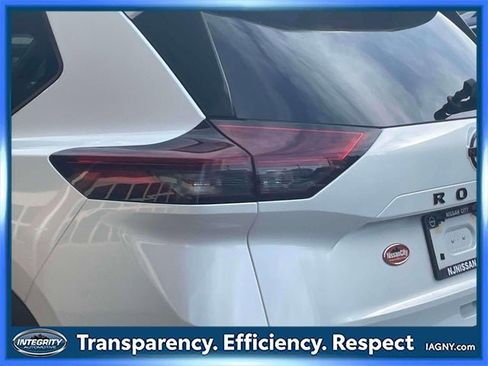 Used 2025 Nissan Rogue SV w/ Rock Creek Premium Package image 11