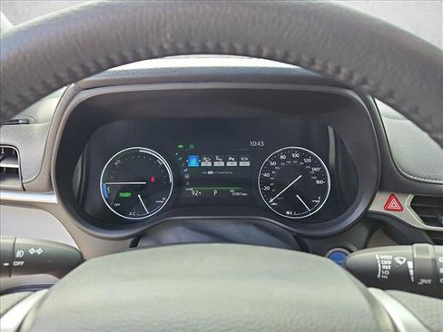 Used 2023 Toyota Sienna Limited AWD/4WD image 11