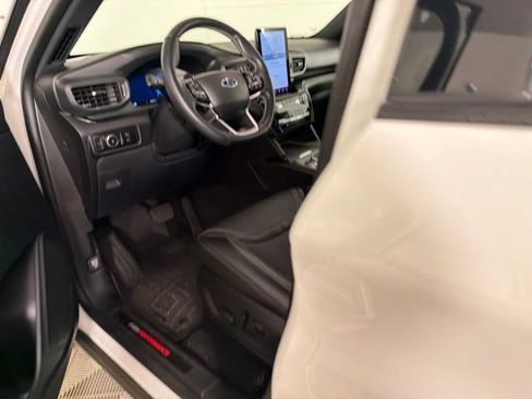 Used 2023 Ford Explorer ST w/ Equipment Group 401A AWD/4WD image 12