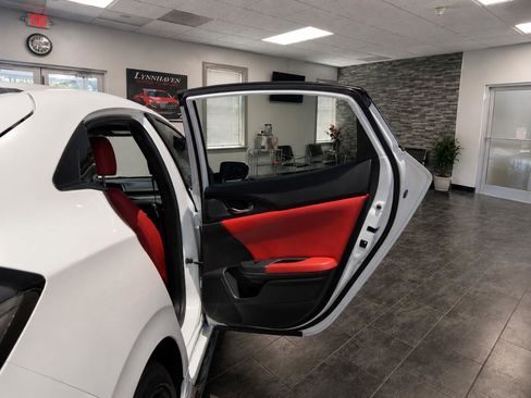 Used 2018 Honda Civic Sport image 17
