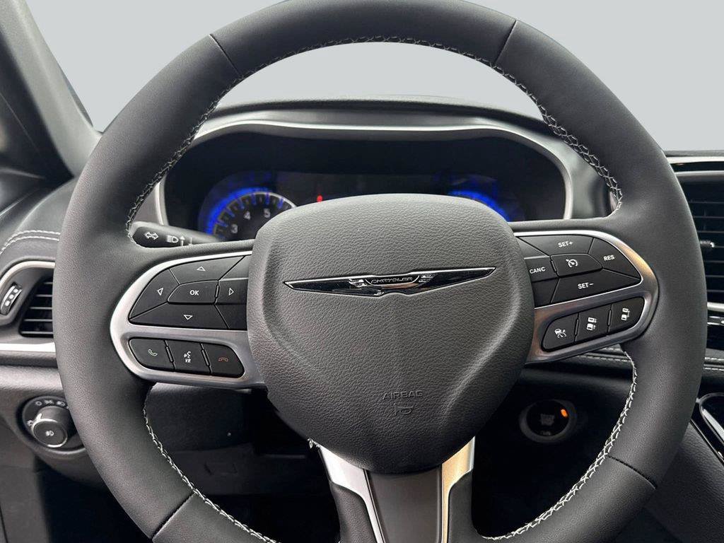 New 2026 Chrysler Pacifica Select FWD image 11